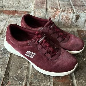 Burgundy sketchers tennis shoes